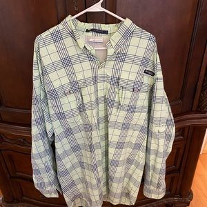 Columbia pfg button up